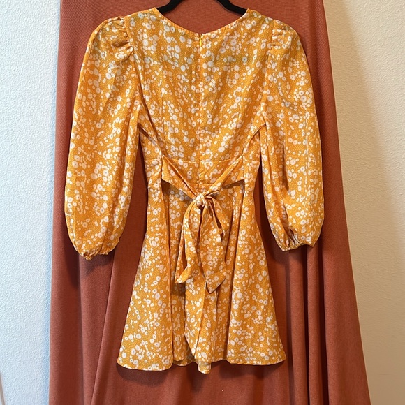 Dress - Picture 3 of 3